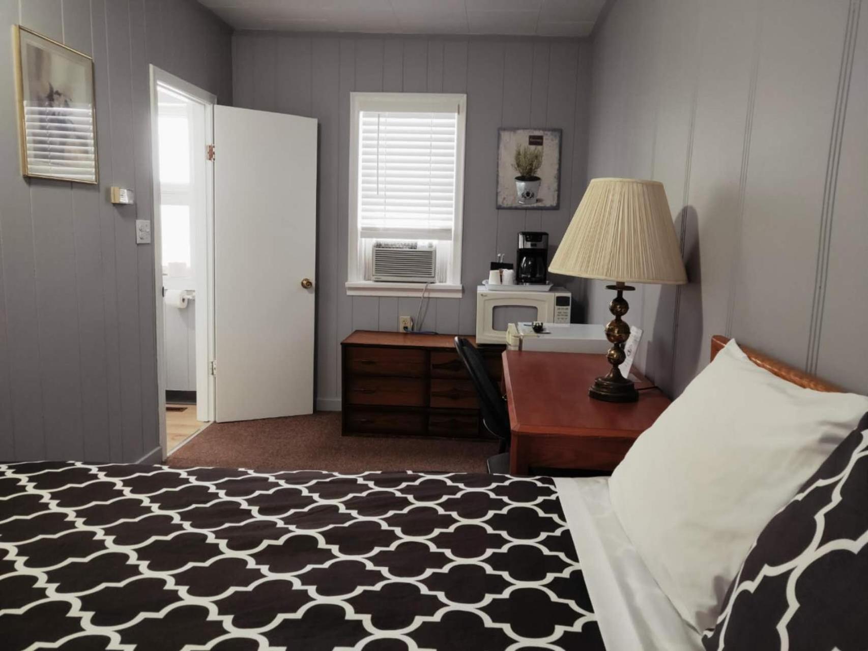 Melsask Motel Melville Eksteriør bilde
