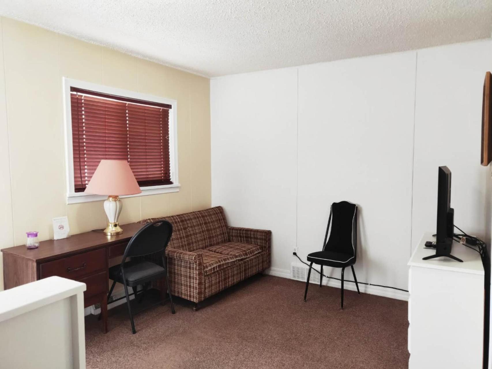Melsask Motel Melville Eksteriør bilde