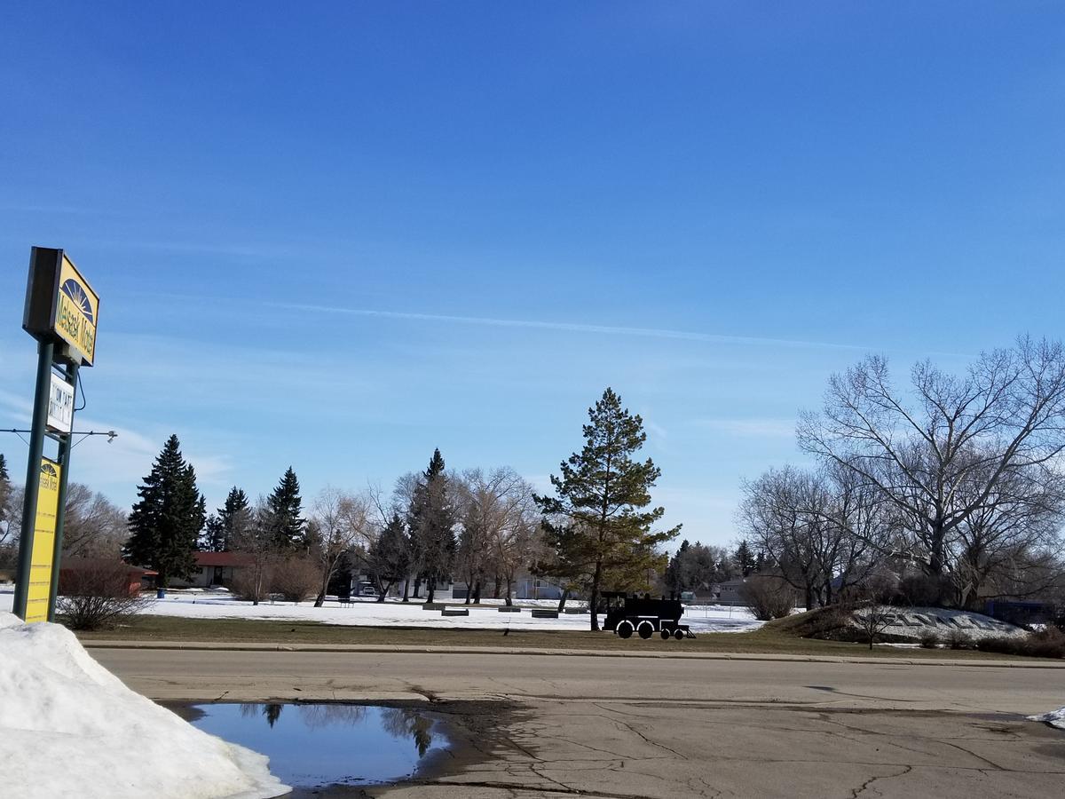 Melsask Motel Melville Eksteriør bilde