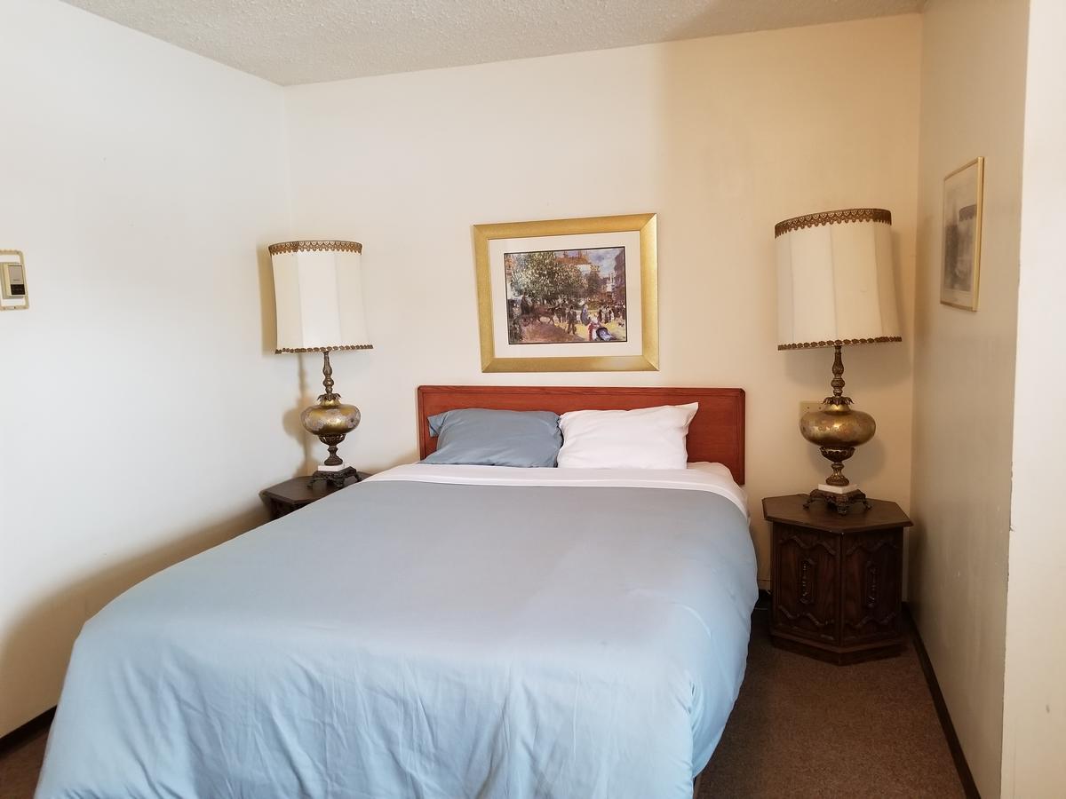 Melsask Motel Melville Eksteriør bilde