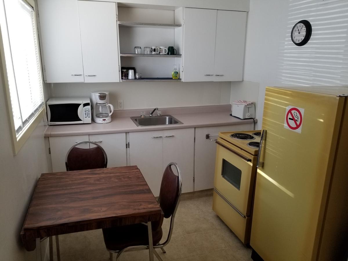 Melsask Motel Melville Eksteriør bilde