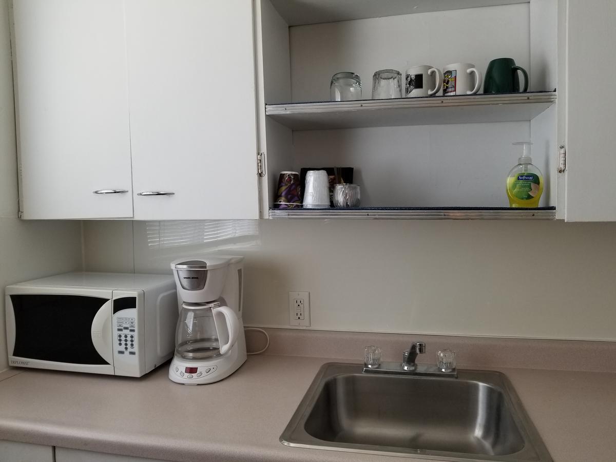 Melsask Motel Melville Eksteriør bilde