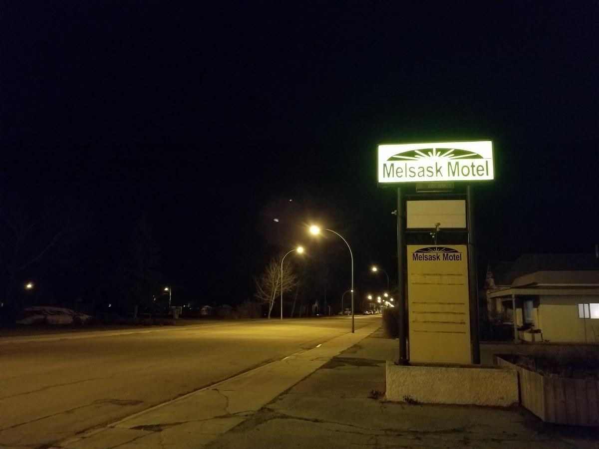 Melsask Motel Melville Eksteriør bilde